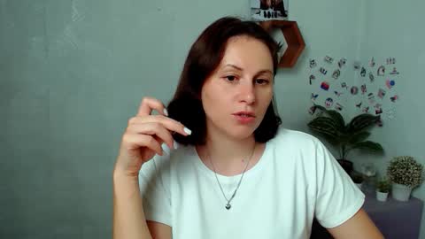 Snapshot of chloejill_ chatting on September 22, 9:46 am Chloe online show from September 22, 9:46 am