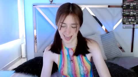 Snapshot of chloejohnsoon chatting on September 20, 2:31 pm Chloe online show from September 20, 2:31 pm