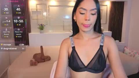 Snapshot of chloemoon9 chatting on October 4, 12:25 pm Chloe Moon online show from October 4, 12:25 pm