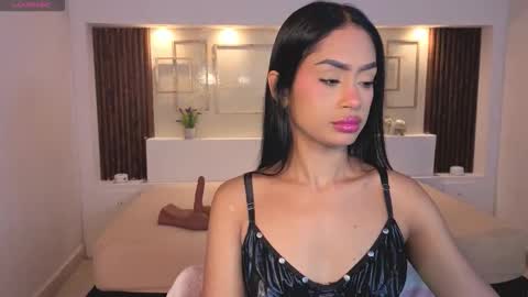 Snapshot of chloemoon9 chatting on October 12, 12:53 pm Chloe Moon online show from October 12, 12:53 pm