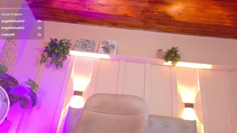 Snapshot of chloerossee chatting on September 30, 2:00 am Chloe rosse online show from September 30, 2:00 am