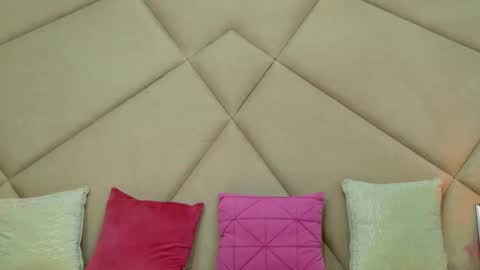 Chloe Vee online show from March 3, 6:09 am