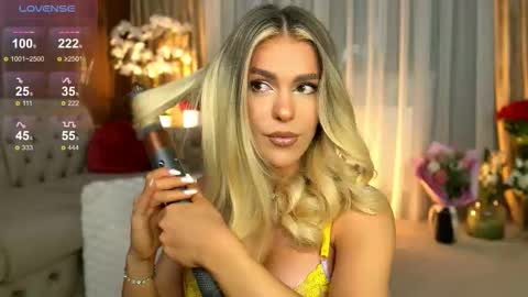 Chloe online show from February 1, 9:34 pm