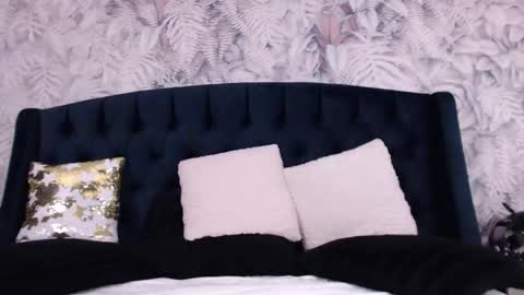 Chloe online show from October 14, 5:32 am