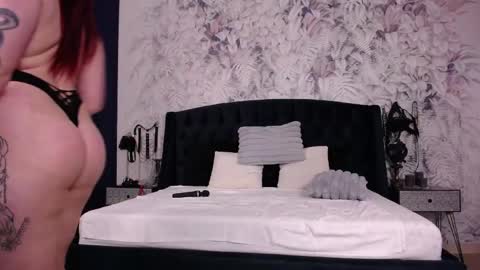 Chloe online show from April 2, 5:04 am