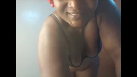 Snapshot of chocobabe002 chatting on January 25, 8:31 pm chocobabe002 online show from January 25, 8:31 pm