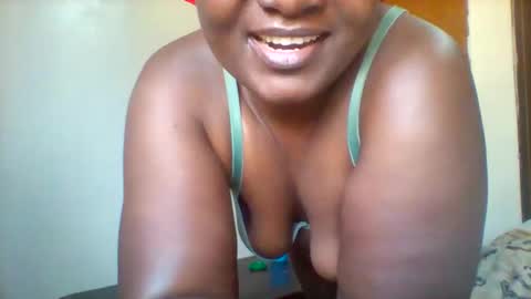 Snapshot of chocobabe002 chatting on September 20, 6:05 am chocobabe002 online show from September 20, 6:05 am