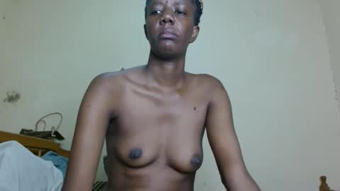 chocolatebony_ online show from April 16, 7:41 am