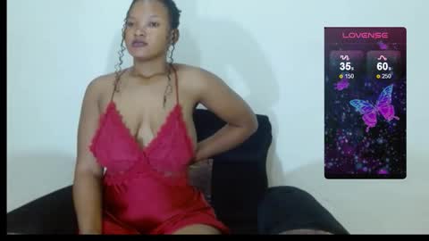 Snapshot of chocolatemilkebony chatting on October 6, 6:09 am chocolatemilkebony online show from October 6, 6:09 am