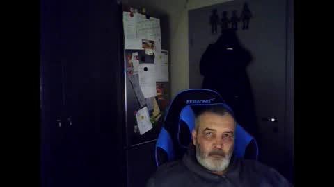 Chris online show from November 15, 9:33 am