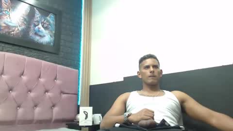 chris_dick23 online show from January 14, 9:13 am