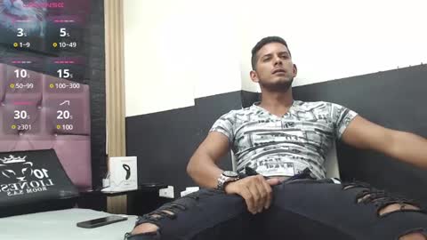 chris_dick23 online show from March 9, 5:00 am