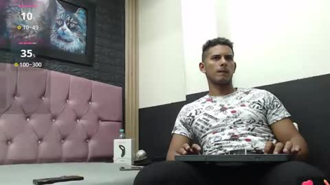 chris_dick23 online show from January 18, 5:31 am