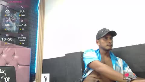 chris_dick23 online show from March 8, 3:50 am