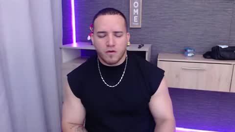 Snapshot of chris_huntter chatting on October 26, 4:06 pm chris_huntter online show from October 26, 4:06 pm