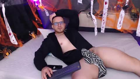 Snapshot of chris_huntter chatting on October 12, 1:31 am chris_huntter online show from October 12, 1:31 am