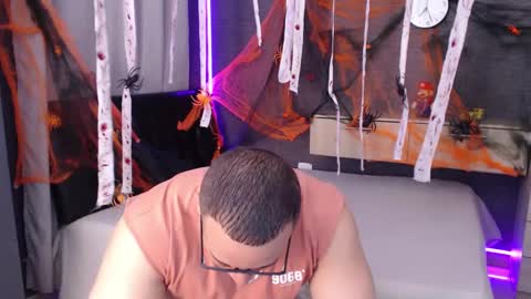 Snapshot of chris_huntter chatting on October 8, 12:29 am chris_huntter online show from October 8, 12:29 am