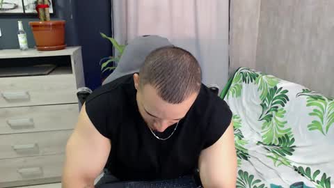 Snapshot of chris_huntter chatting on February 26, 6:15 pm chris_huntter online show from February 26, 6:15 pm