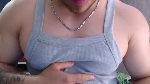 Snapshot of chris_huntter chatting on February 23, 5:50 pm chris_huntter online show from February 23, 5:50 pm