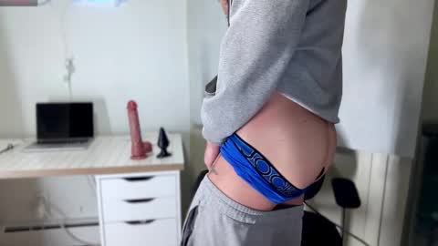 Content creator  artist online show from April 21, 1:09 am