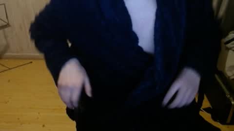 chriser_xxx online show from January 4, 11:59 pm