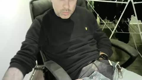 chrisprngr online show from January 20, 1:32 pm