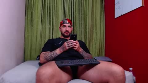 Snapshot of chriss_james chatting on October 19, 3:00 am chriss_james online show from October 19, 3:00 am