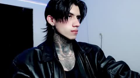 Snapshot of chriss_opp chatting on February 13, 5:05 am CHRIS  INDEPENT MODEL online show from February 13, 5:05 am