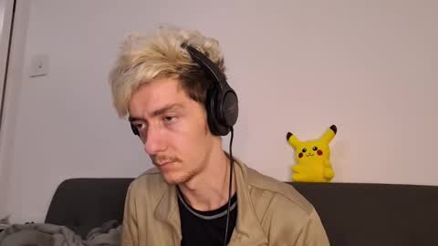 Christopher online show from October 19, 1:21 am