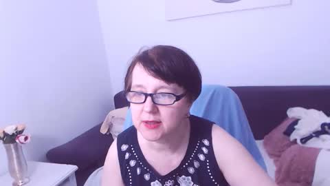 Snapshot of christarose chatting on February 3, 3:20 am Christa online show from February 3, 3:20 am
