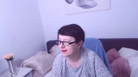 Snapshot of christarose chatting on October 8, 11:43 pm Christa online show from October 8, 11:43 pm