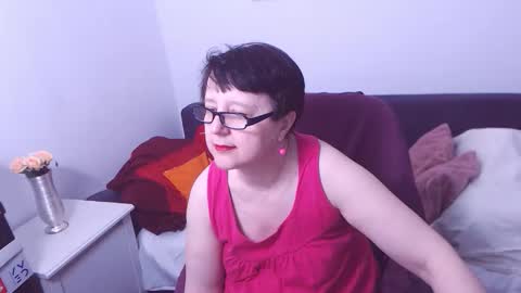 Snapshot of christarose chatting on October 15, 12:47 am Christa online show from October 15, 12:47 am