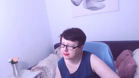 Snapshot of christarose chatting on September 12, 1:40 am Christa online show from September 12, 1:40 am