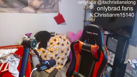 Snapshot of christianslong chatting on September 15, 12:34 am christianslong online show from September 15, 12:34 am