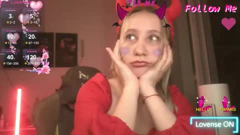 Snapshot of christinafiveplus chatting on October 7, 9:00 pm christinafiveplus online show from October 7, 9:00 pm