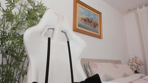 Hi im Christine online show from February 4, 6:50 am