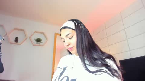 Snapshot of christine_harper chatting on October 2, 12:04 pm Christine online show from October 2, 12:04 pm