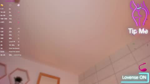 Snapshot of christine_harper chatting on October 8, 12:22 pm Christine online show from October 8, 12:22 pm