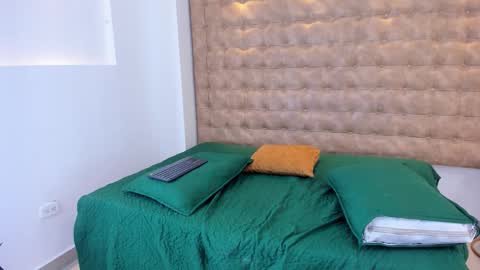 christopher_cruz_ online show from November 23, 10:41 pm