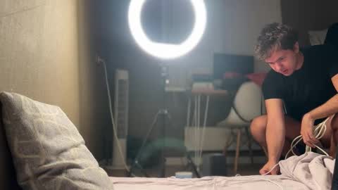 Christopher online show from October 25, 1:06 am