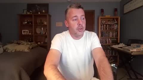 chrisw8121 online show from October 8, 2:08 am