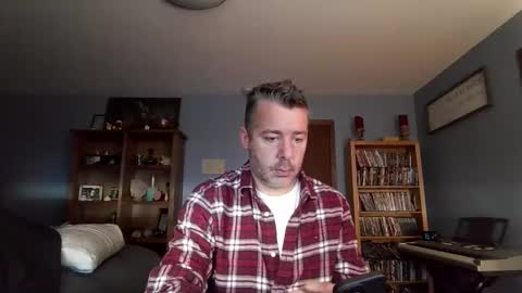 chrisw8121 online show from December 4, 4:06 pm