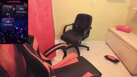 kate   online show from October 15, 9:37 pm