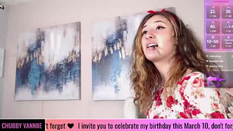 Snapshot of chubby_vaniie_ chatting on March 4, 12:29 am Vanesa online show from March 4, 12:29 am