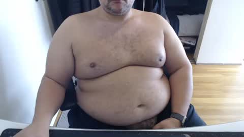 AstorYvr online show from November 3, 7:15 pm