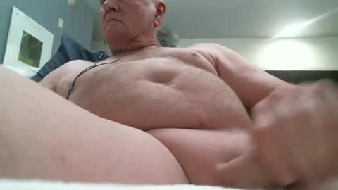 Snapshot of chummy50222 chatting on October 5, 1:58 am chummy50222 online show from October 5, 1:58 am
