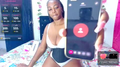 Snapshot of ciaraebonyxxx chatting on September 23, 1:27 pm ciaraebonyxxx online show from September 23, 1:27 pm