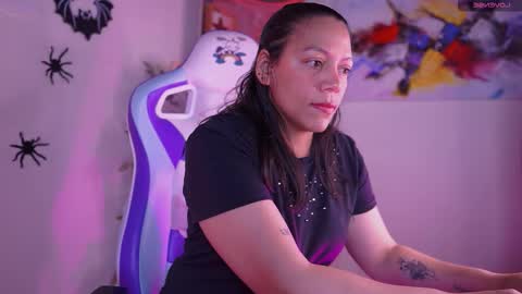 Snapshot of cielo_andrade chatting on October 18, 12:48 am Cielo online show from October 18, 12:48 am