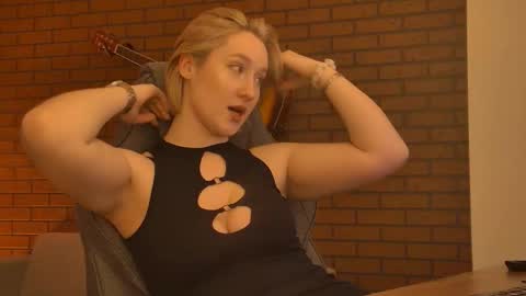 Cin Bellamy online show from February 15, 7:51 am