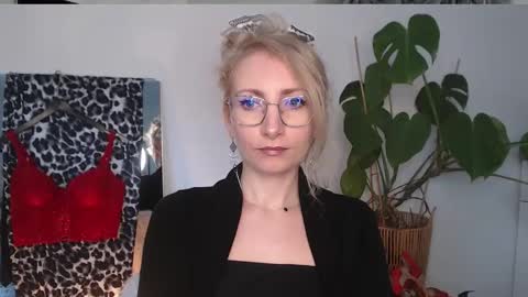 Cinderella online show from April 9, 5:55 am